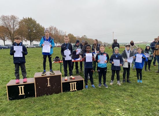 Kreis-Cross: Altenstadt beim Heimspiel vorne