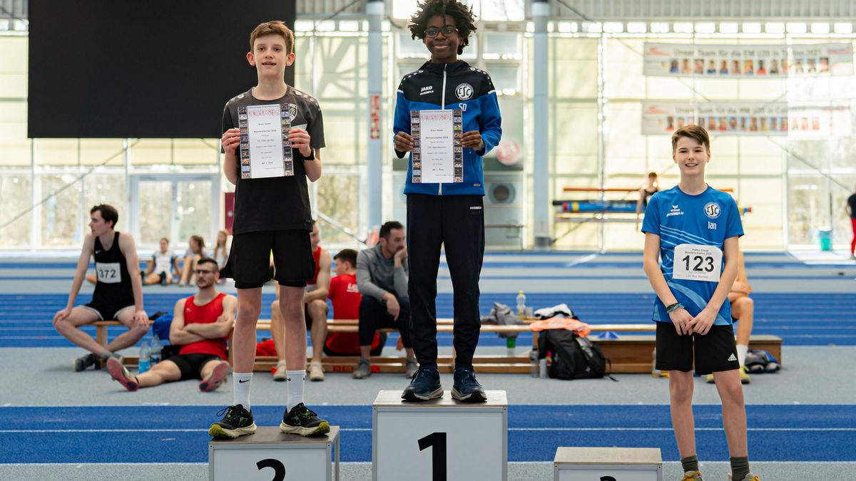 60 Meter Hürden M13 mit Sieger Steven Dickhaut und Ian Schmidt (r./beide LSC Bad Nauheim).